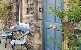 The Cobbles - Central, Parking, Netflix & Woodburner